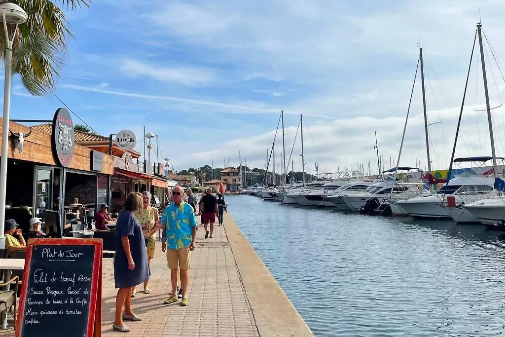 Rez-Jardin Renove A Saint-Raphael, Cote D'Azurアパートメント アパート Saint-Raphaël