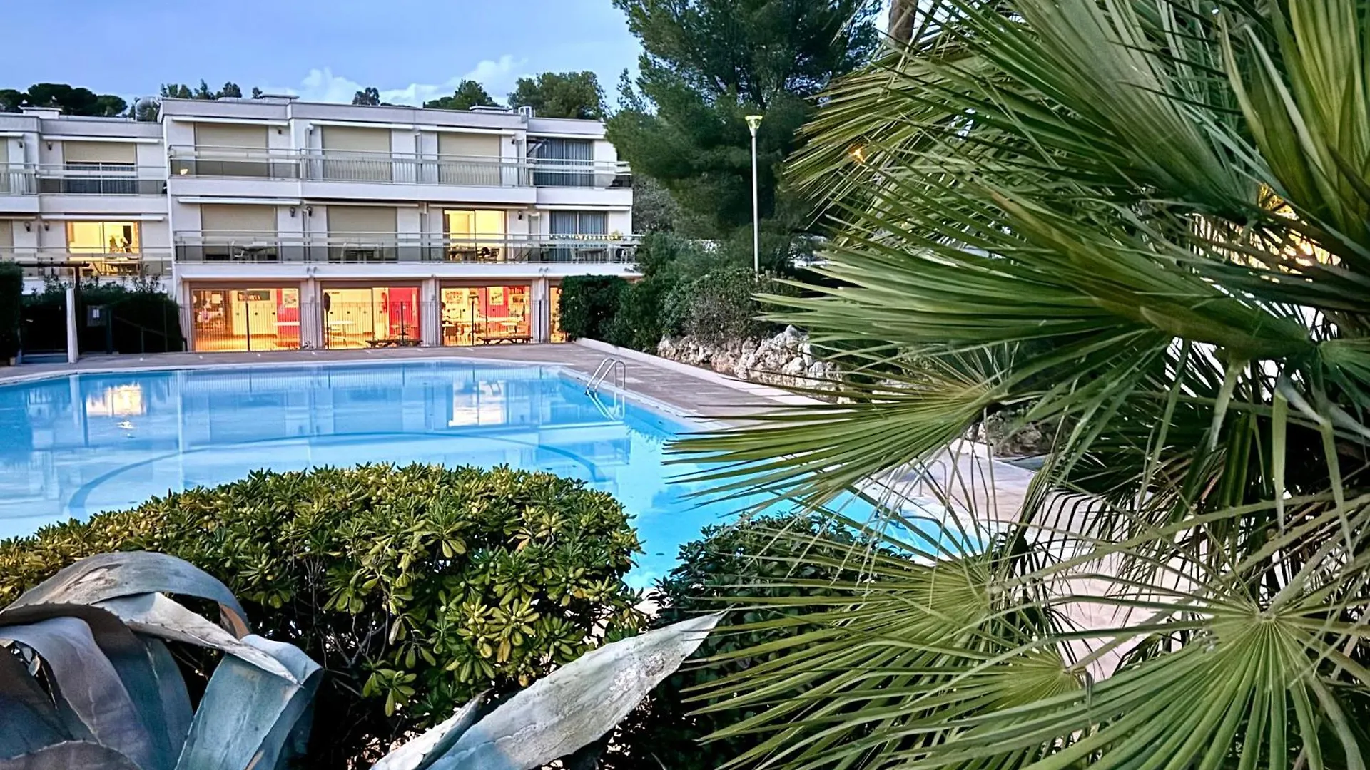 アパート Rez-Jardin Renove A Saint-Raphael, Cote D'Azurアパートメント